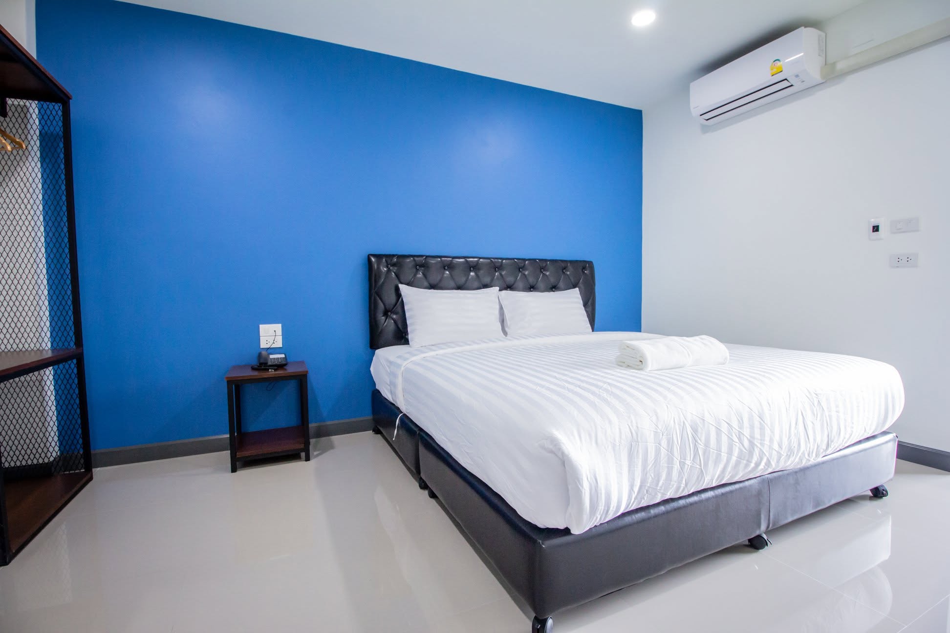 เคาน์เตอร์เช็คอิน K2Green Hotel สุพรรณบุรี